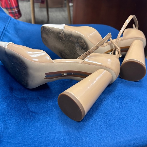 Sam Edelman Tan and Cream Heels - Picture 3 of 6